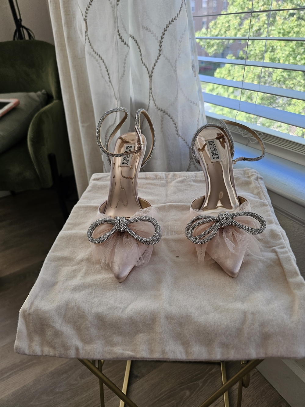 Badgley Mischka Pink Tulle Bow Pointed-Toe Heels